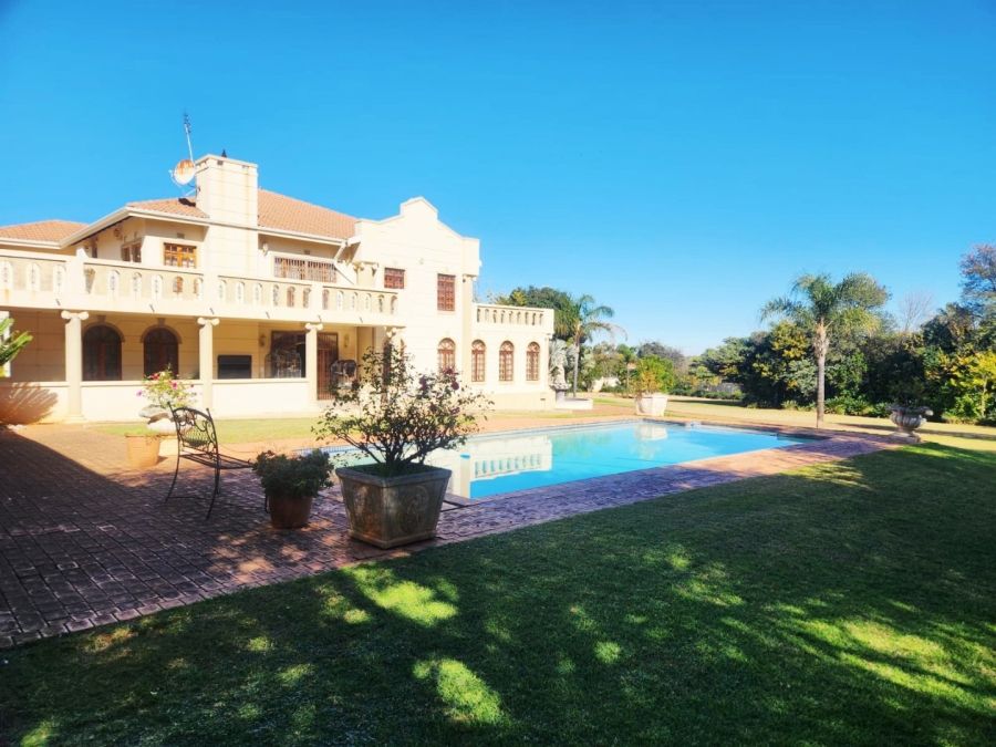 4 Bedroom Property for Sale in Wilkoppies North West